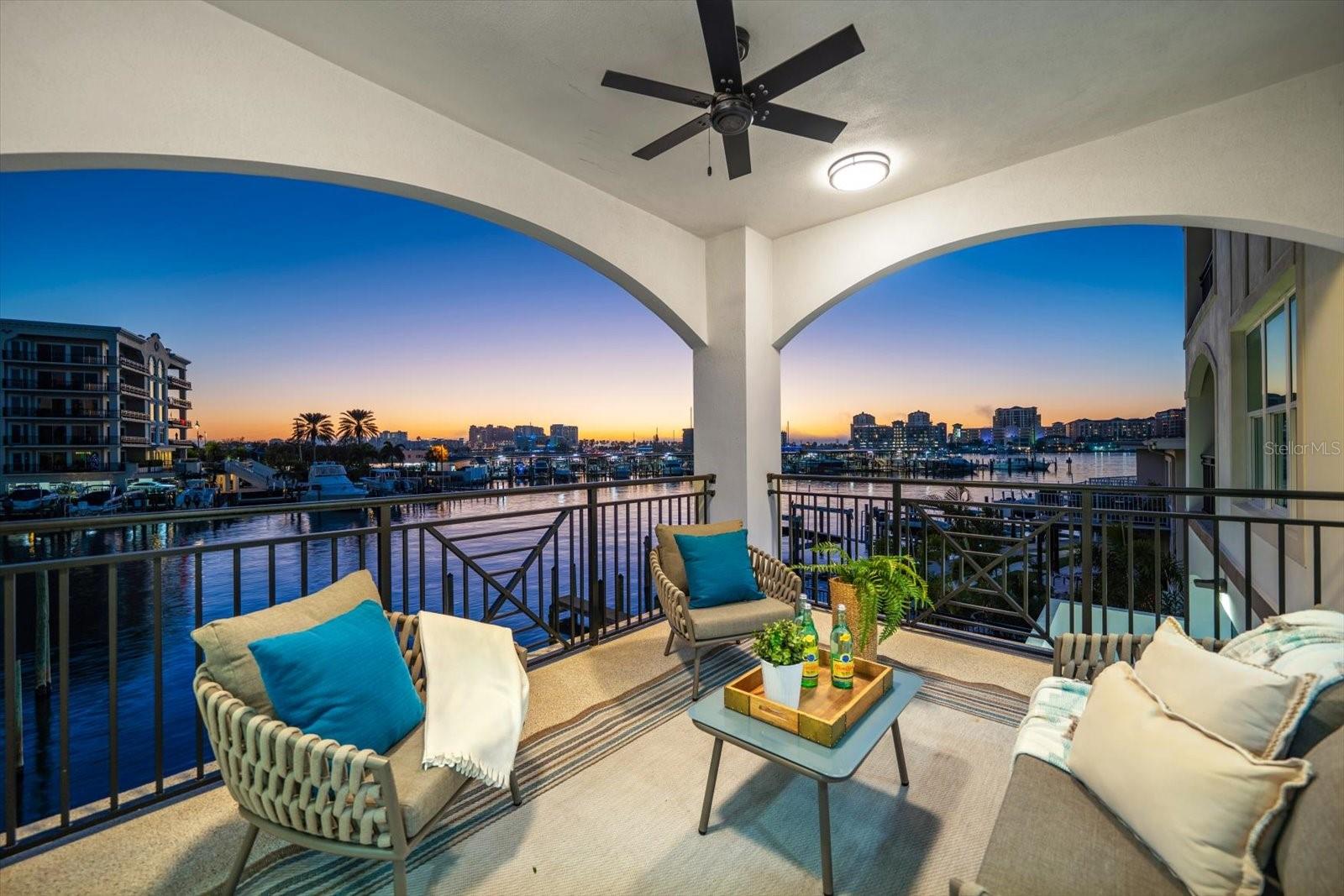 211 Dolphin Pt #202