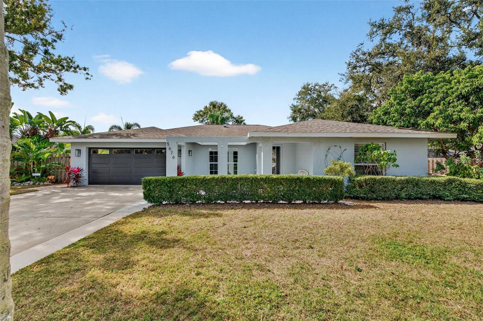 5676 Beneva Woods Cir