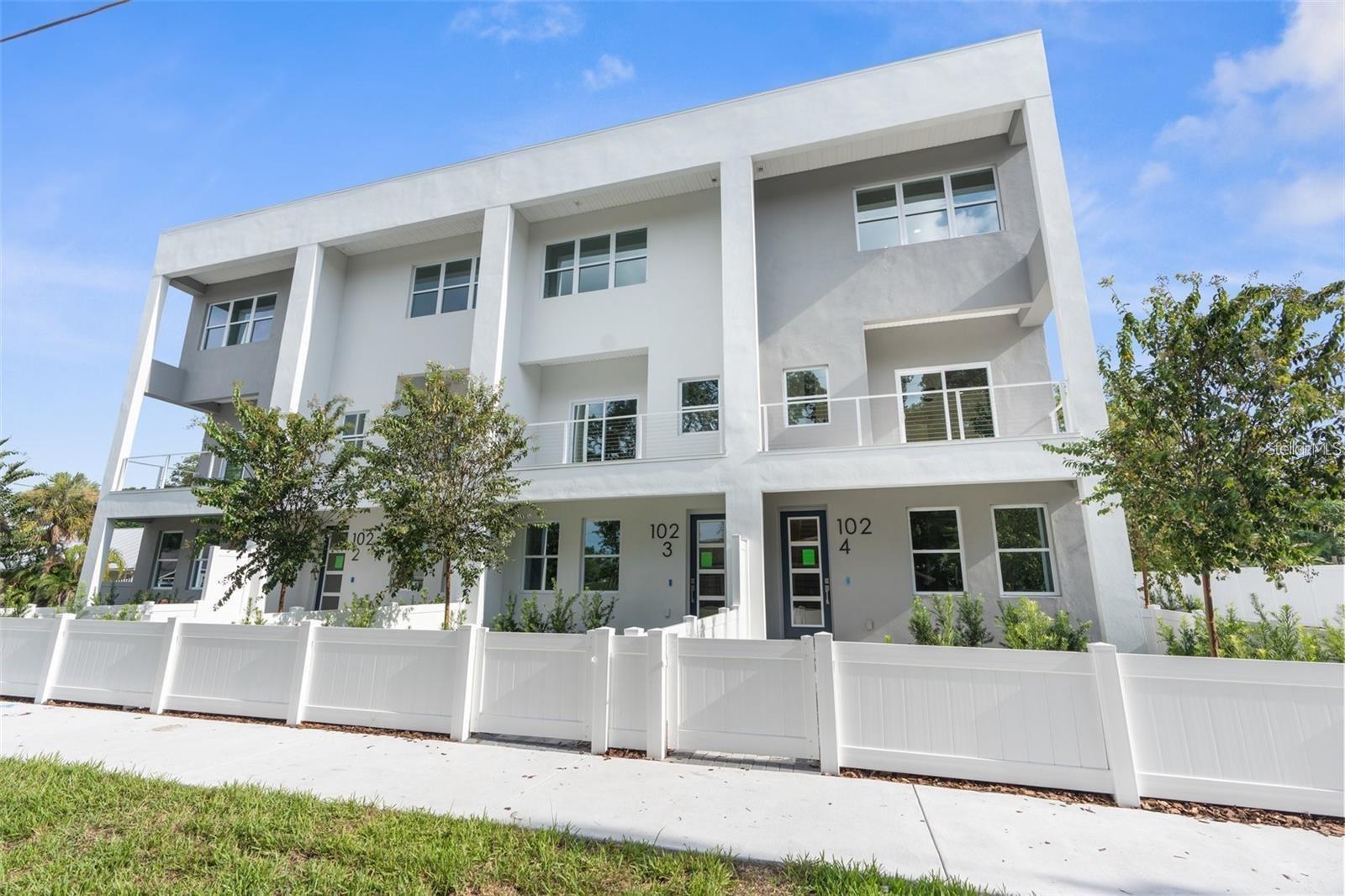 102 W Adalee St #3