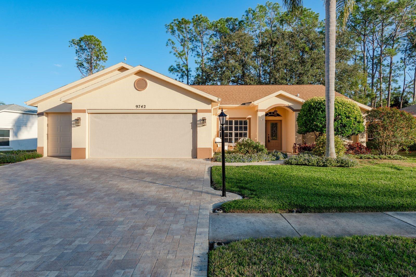 9742 Oakwood Hills CT