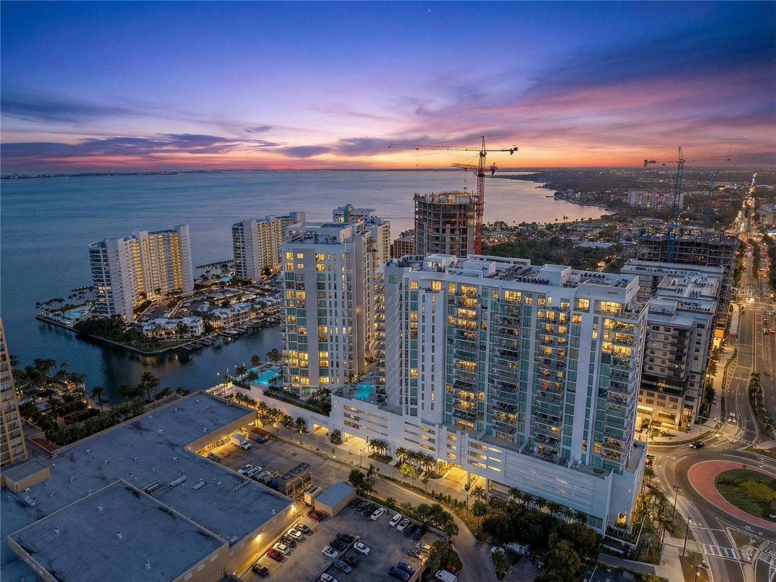 301 Quay Commons #1807