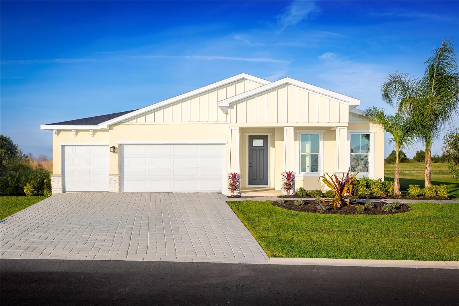 2218 Blue Heron Cir