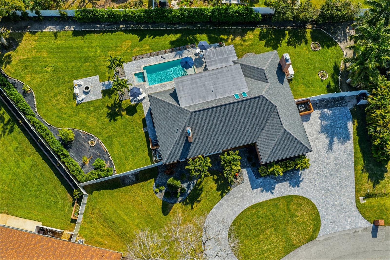 1307 Riverview Cir