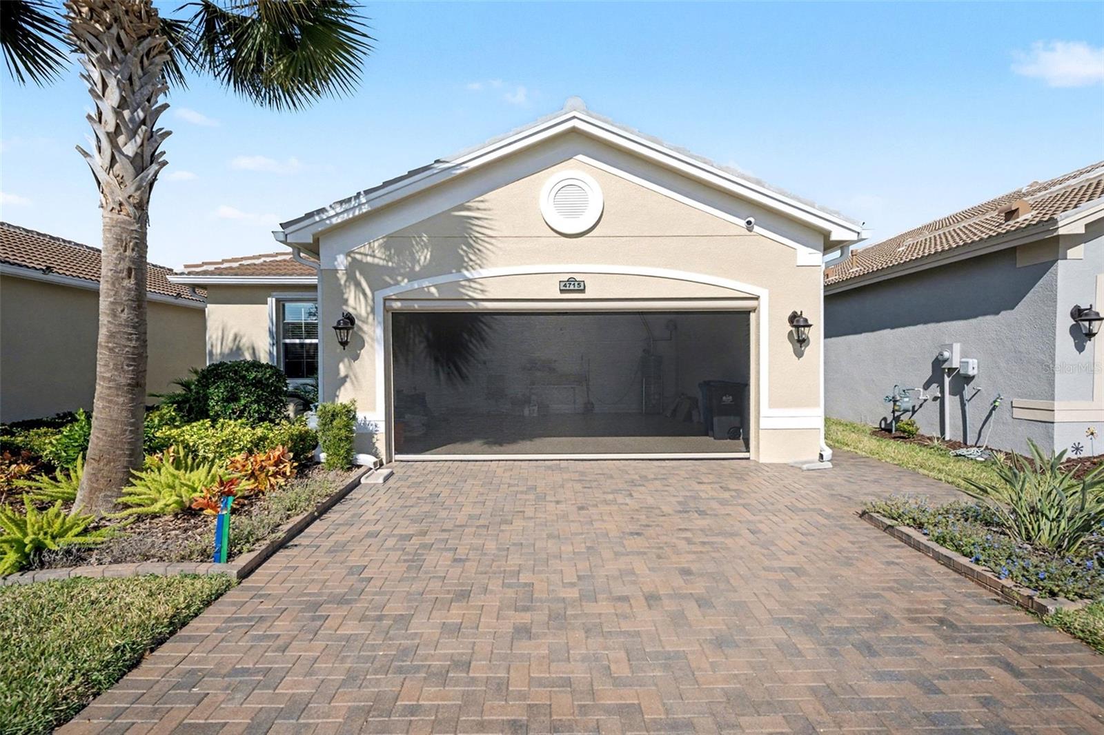 4715 Avila Lakes Dr