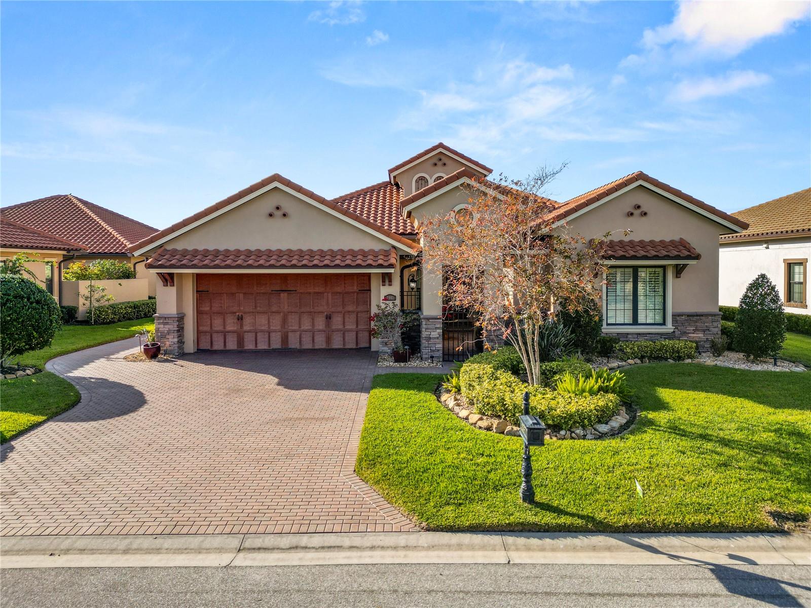 2961 Sanctuary Cir