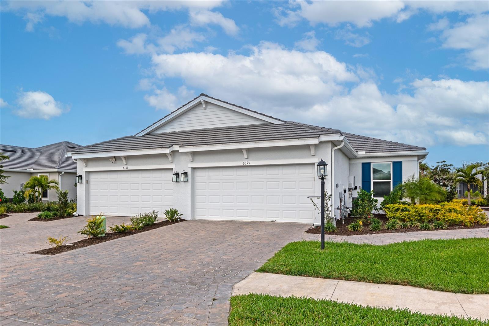 8097 Moonbeam Ave