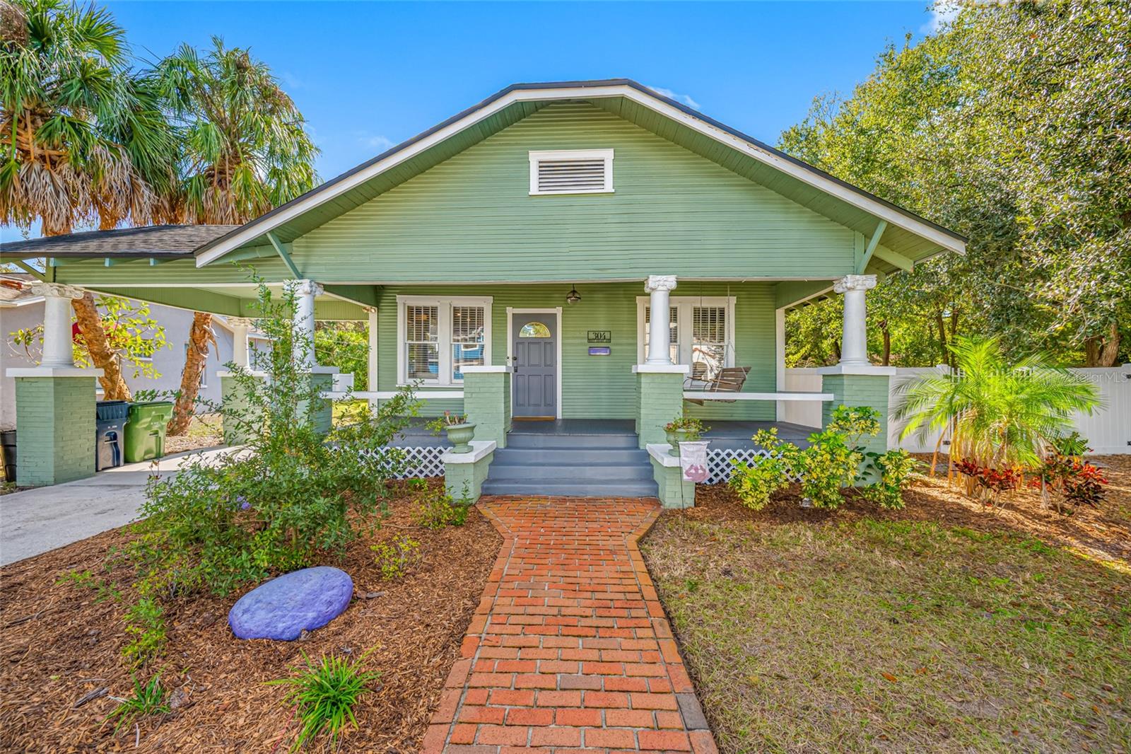 304 W Henry Ave