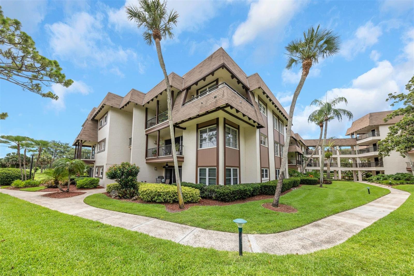 3035 Countryside Blvd #16B