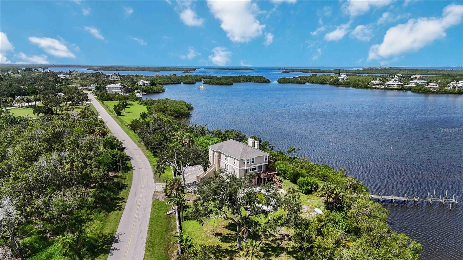 1470 Bayshore Dr