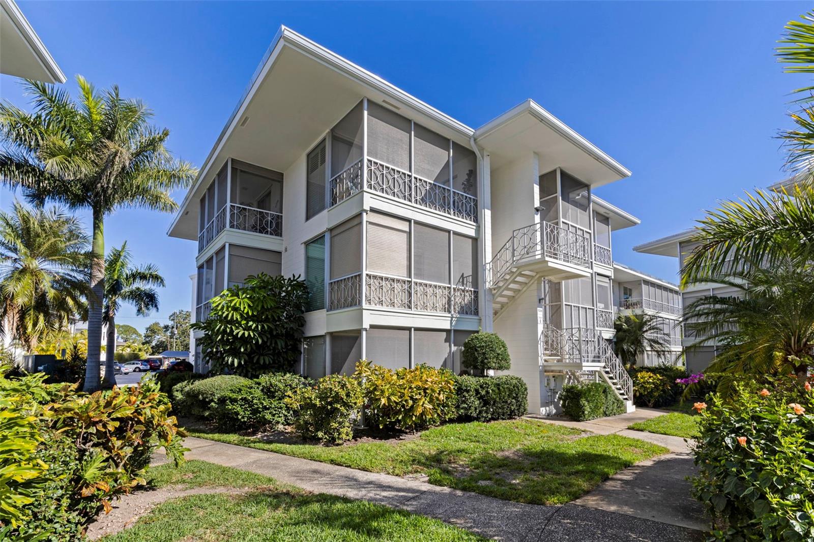 1036 North Shore Dr NE #1