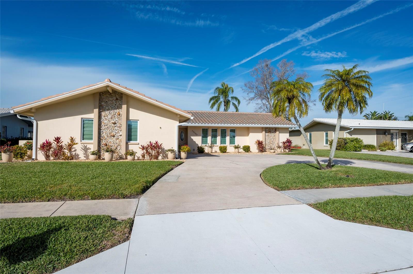 13797 Pinecrest Dr