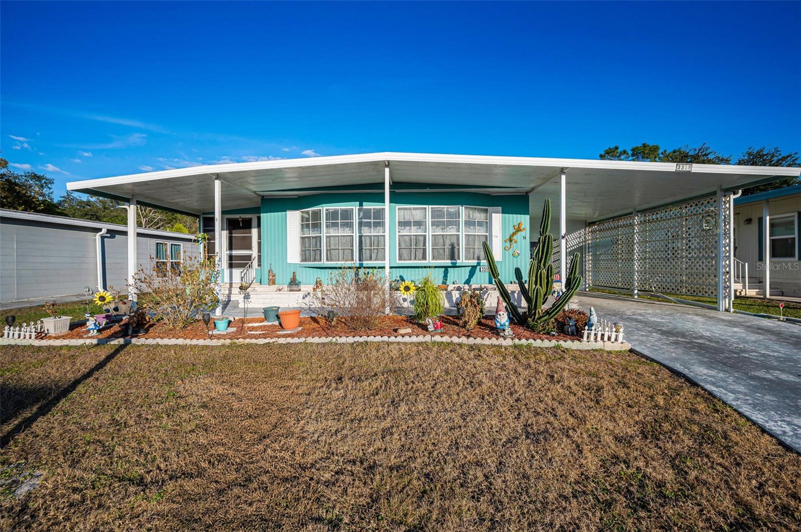 3318 Carnation Ln