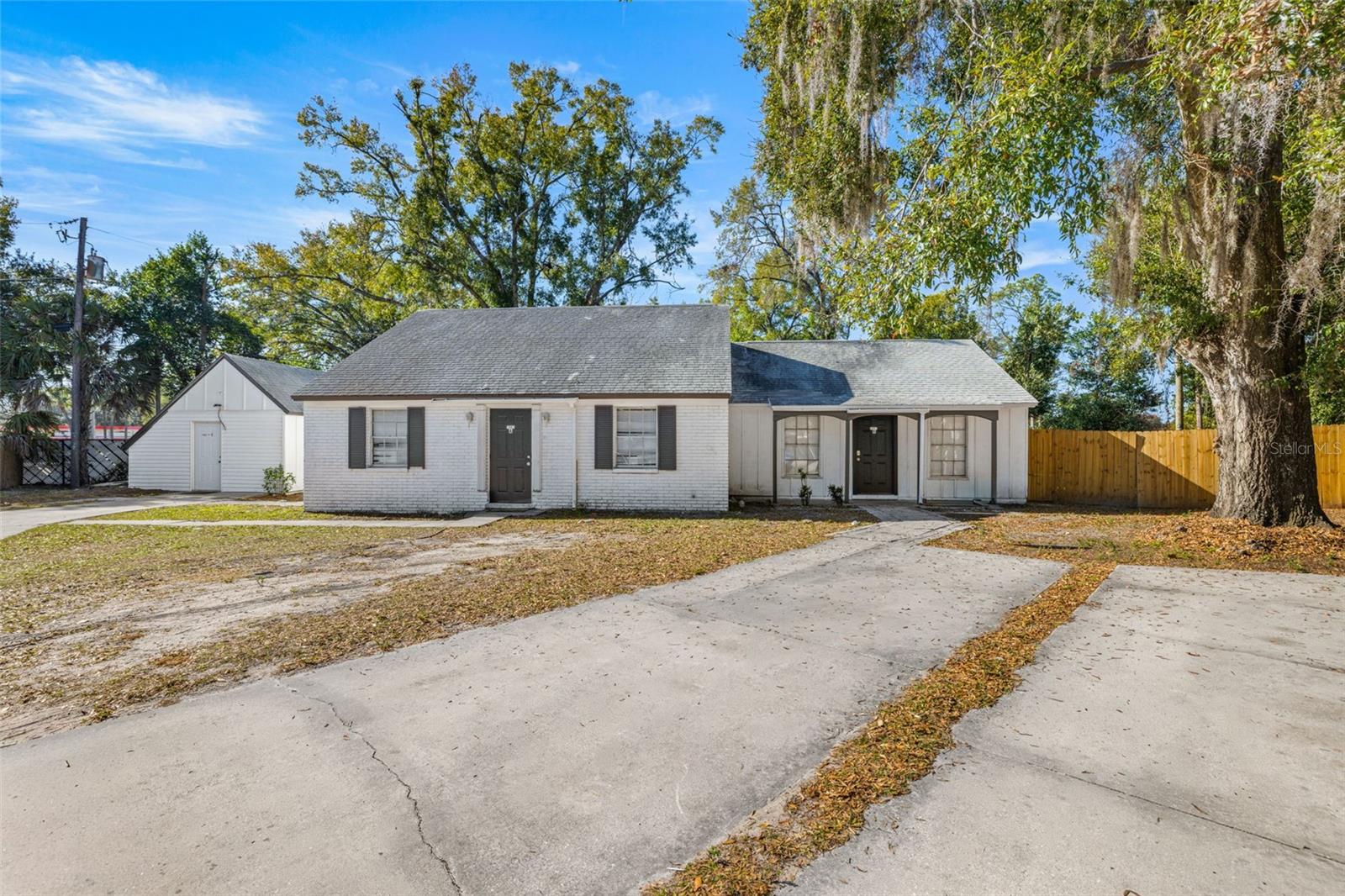 1403 College Park Ln