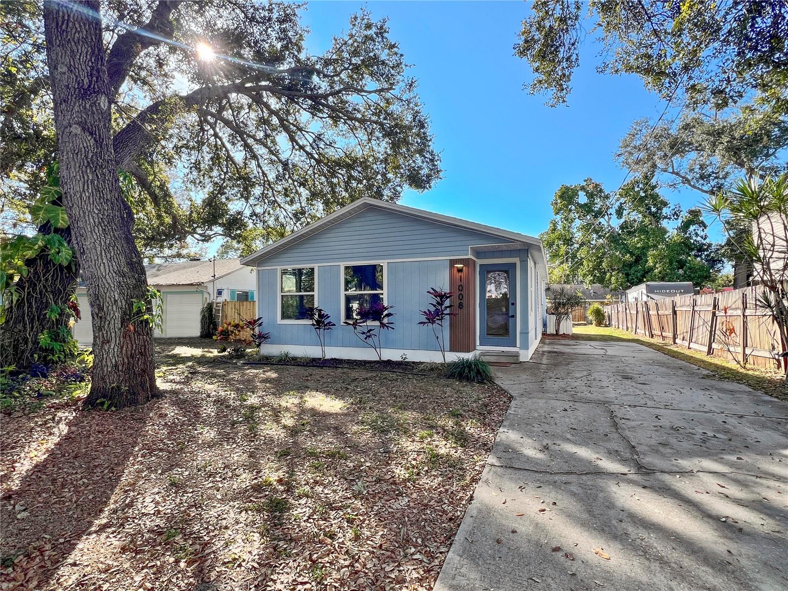 1008 37th St W