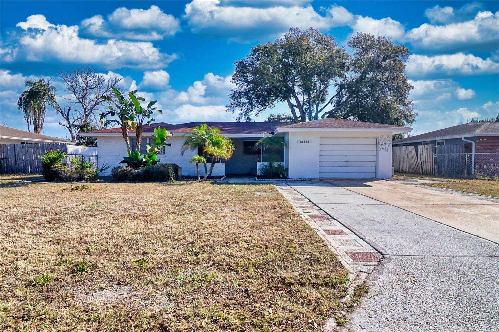 10332 Honeysuckle Ln