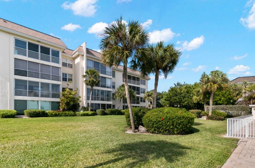 605 Sutton Pl #102