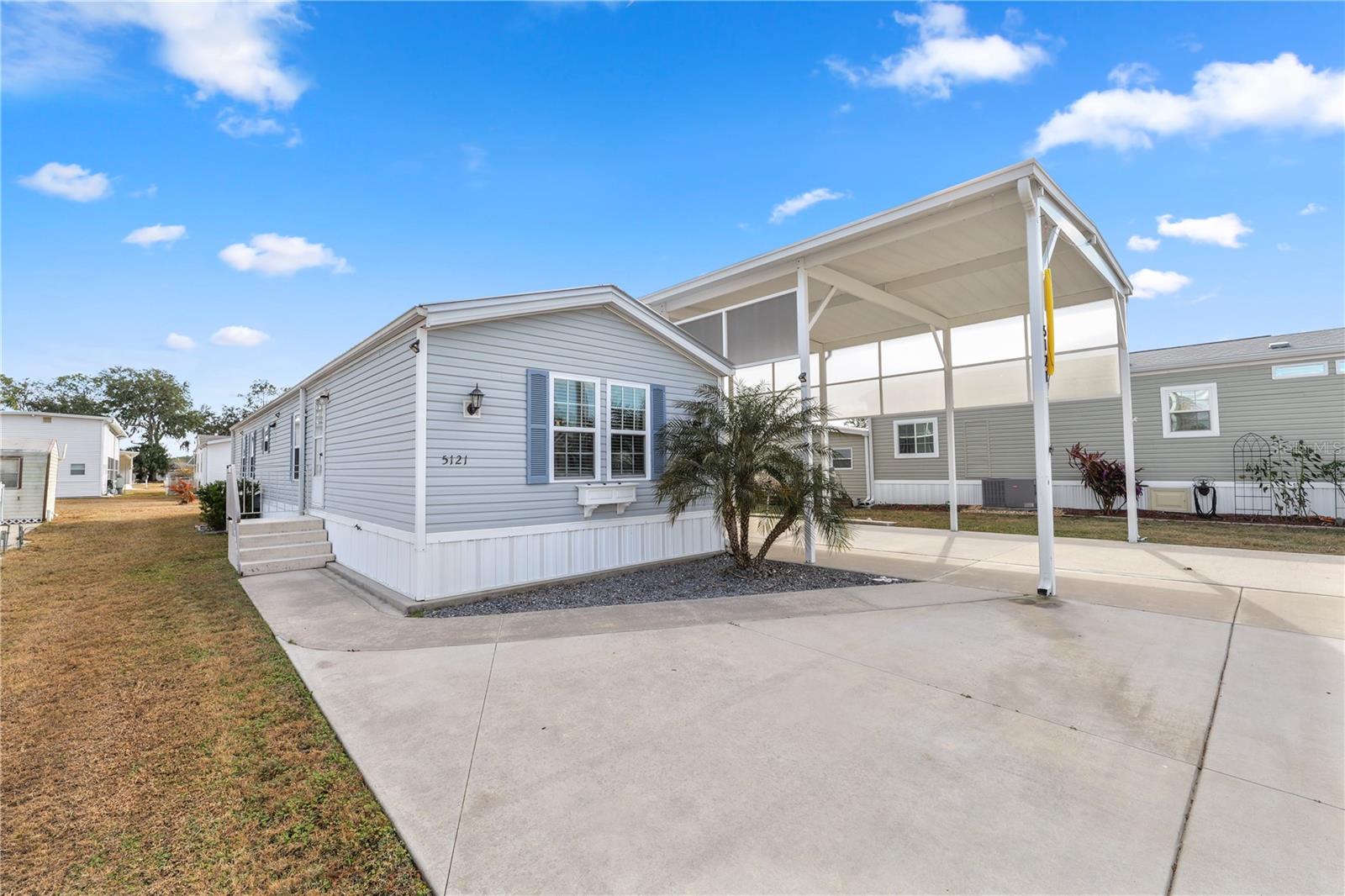 5121 Shore Line Dr