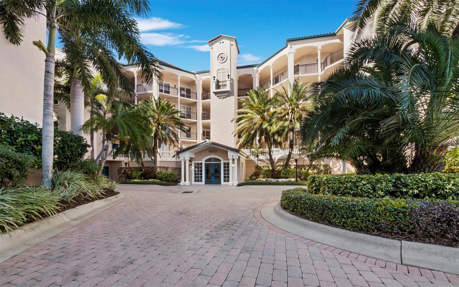 5430 Eagles Point Cir #105