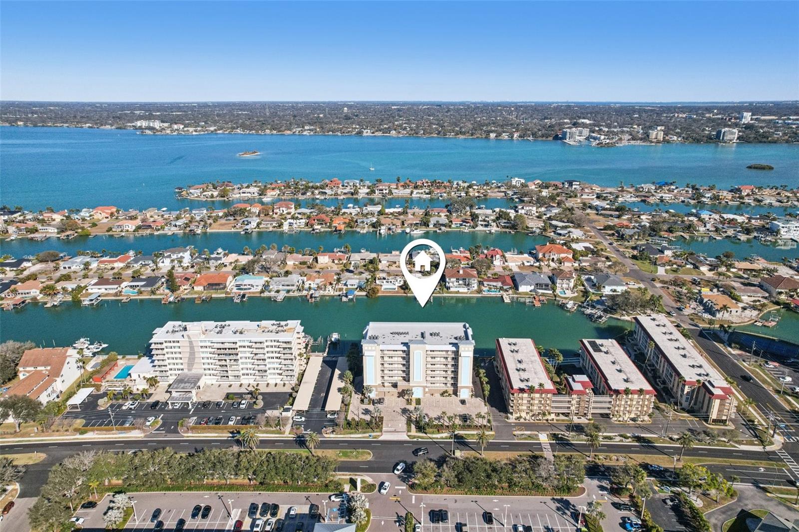 125 Island Way #404