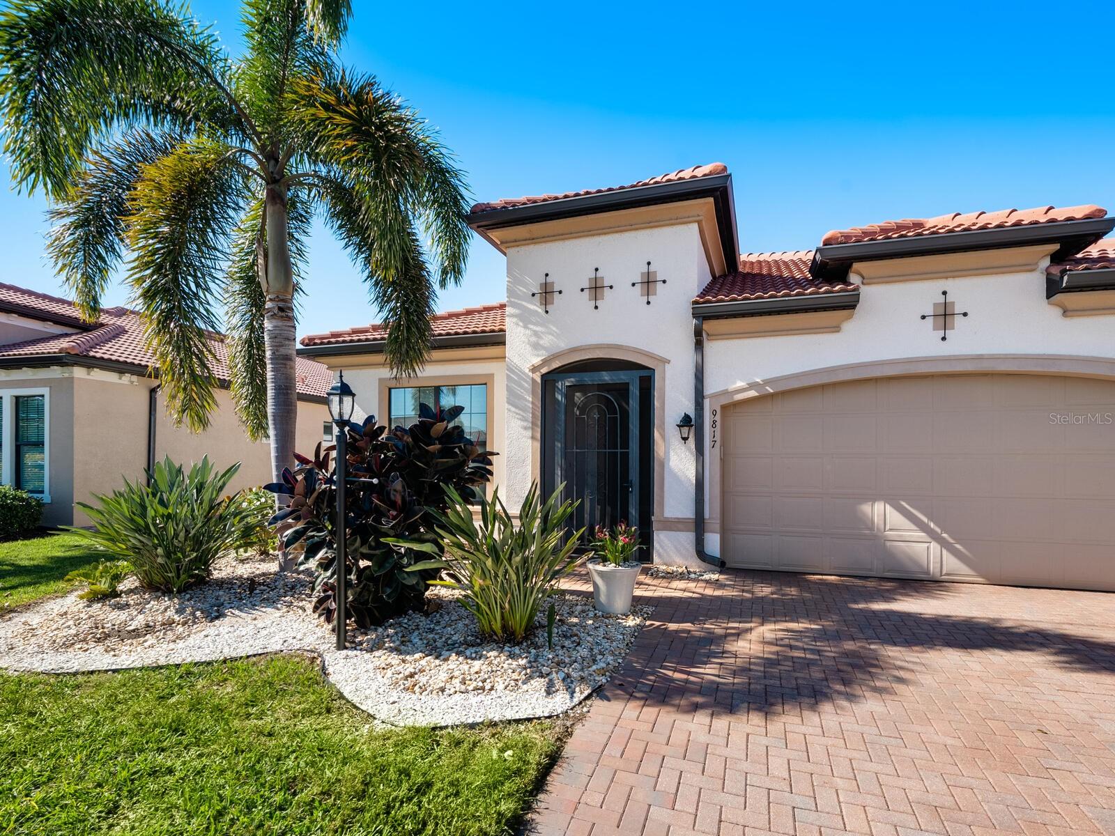 9817 Marbella Dr
