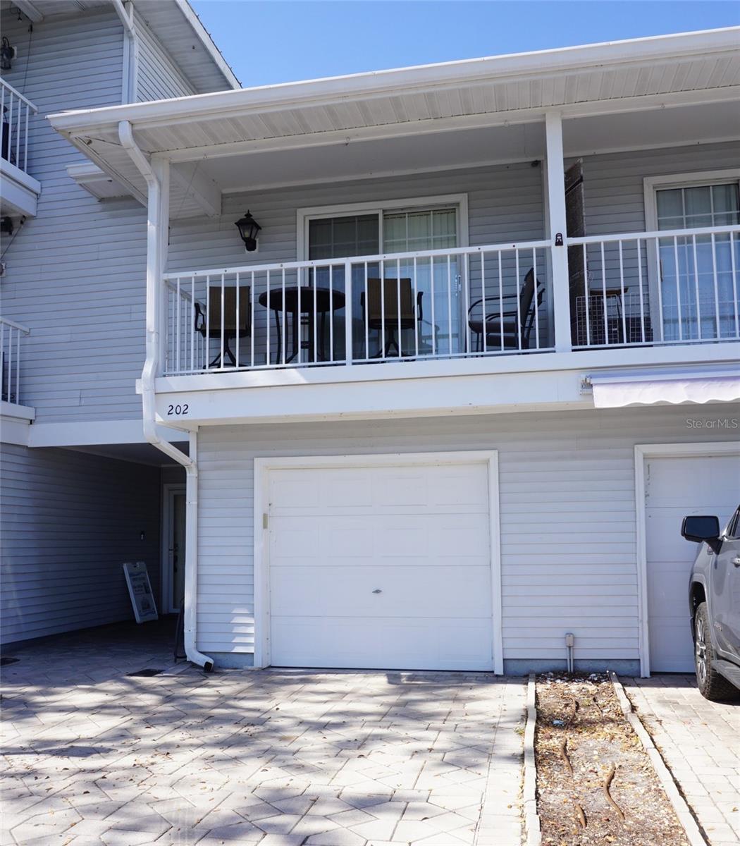 2051 Vista Del Sol Cir #202