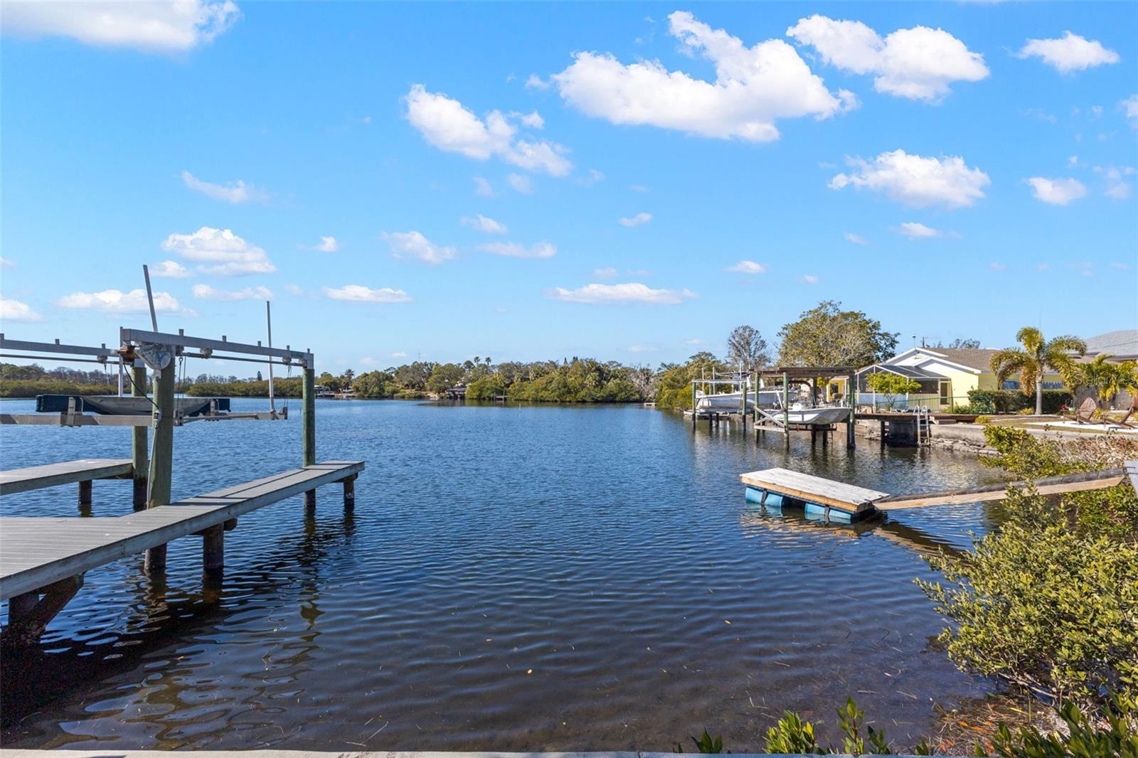 2138 Bayou Dr