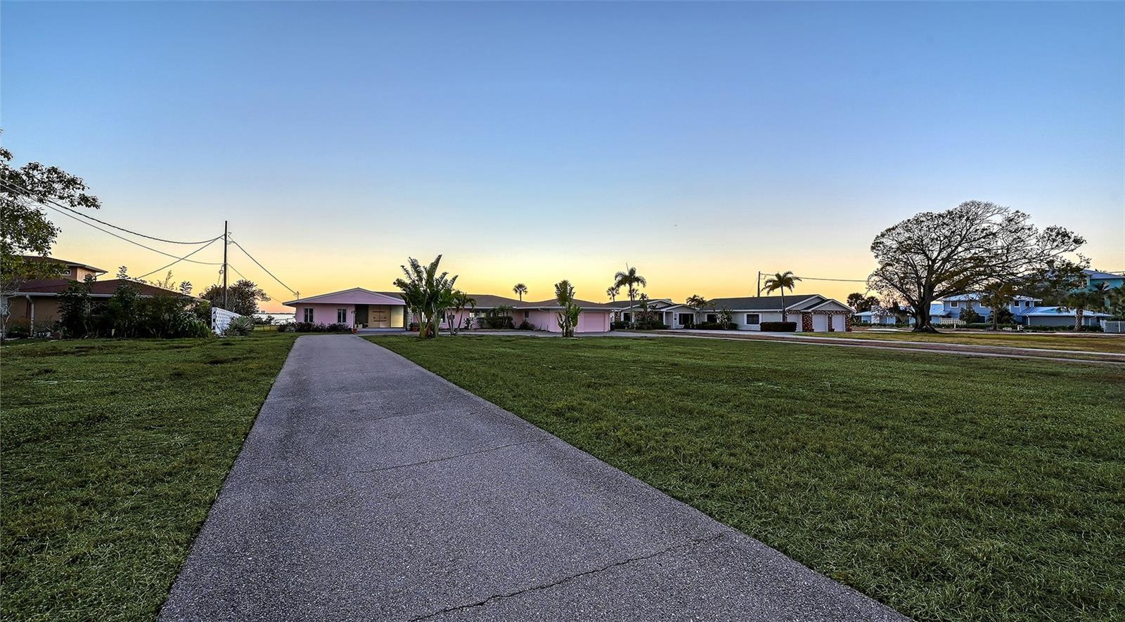 7322 Westmoreland Dr