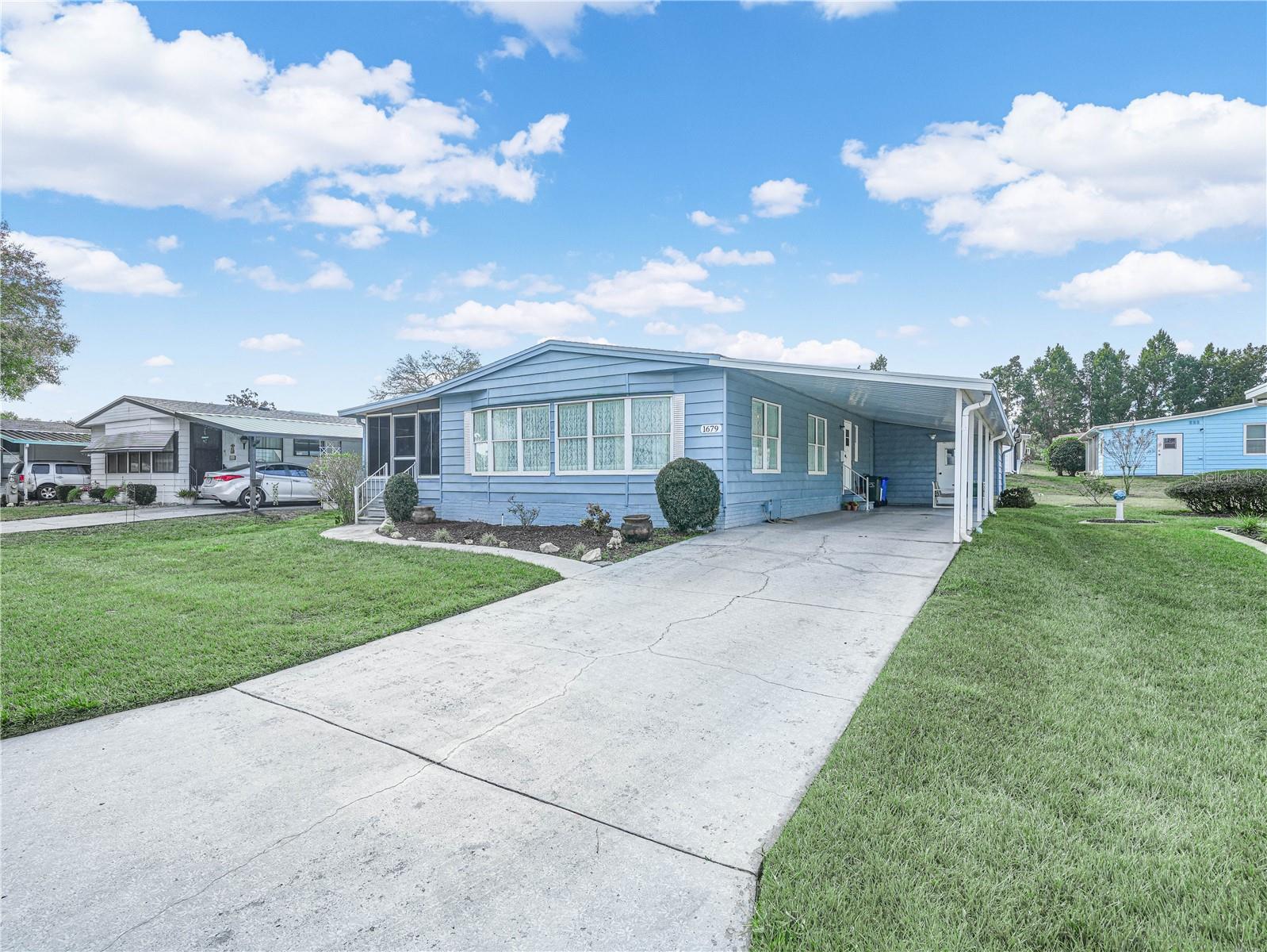 1679 Foxway Dr