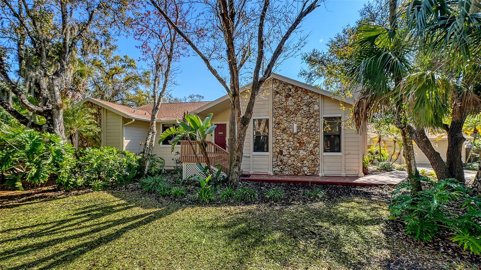 4390 Woodview Dr