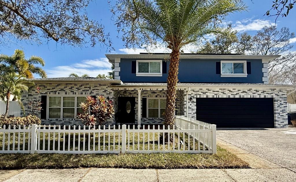 2563 Knotty Pine Way