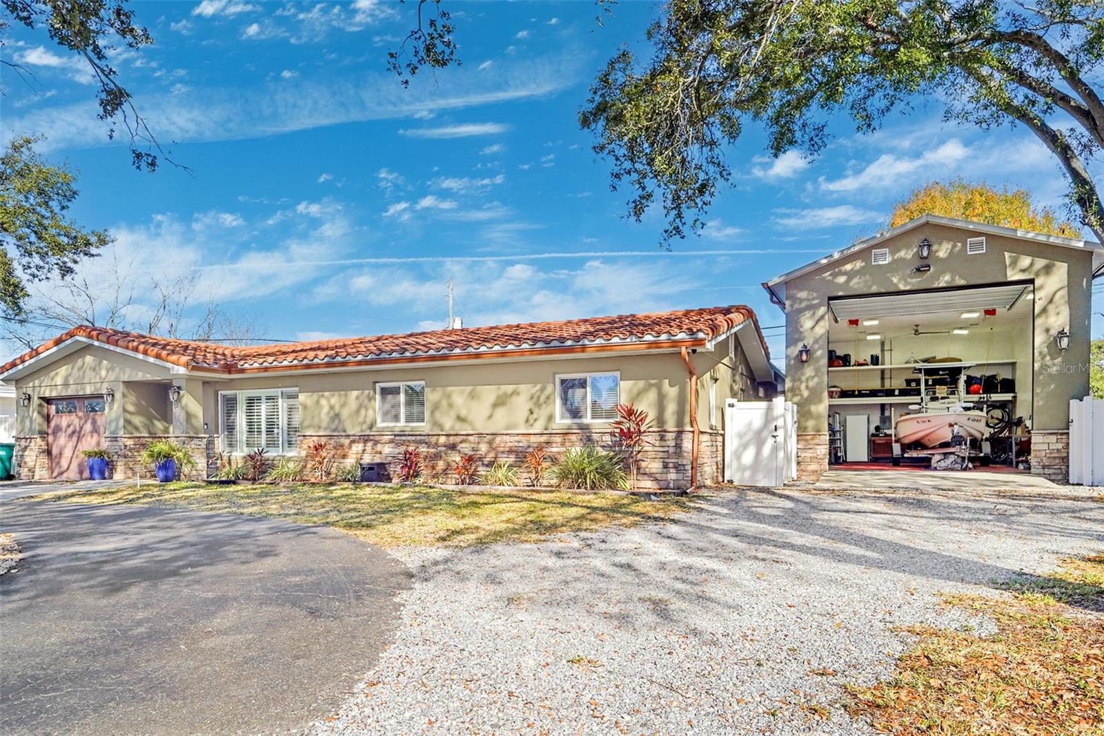 3595 Floral Dr