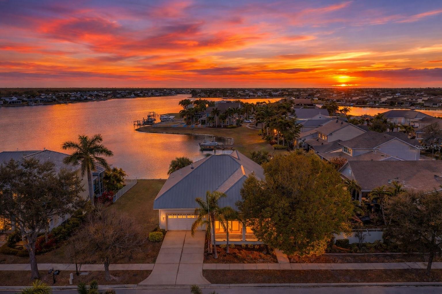 423 Manns Harbor Dr