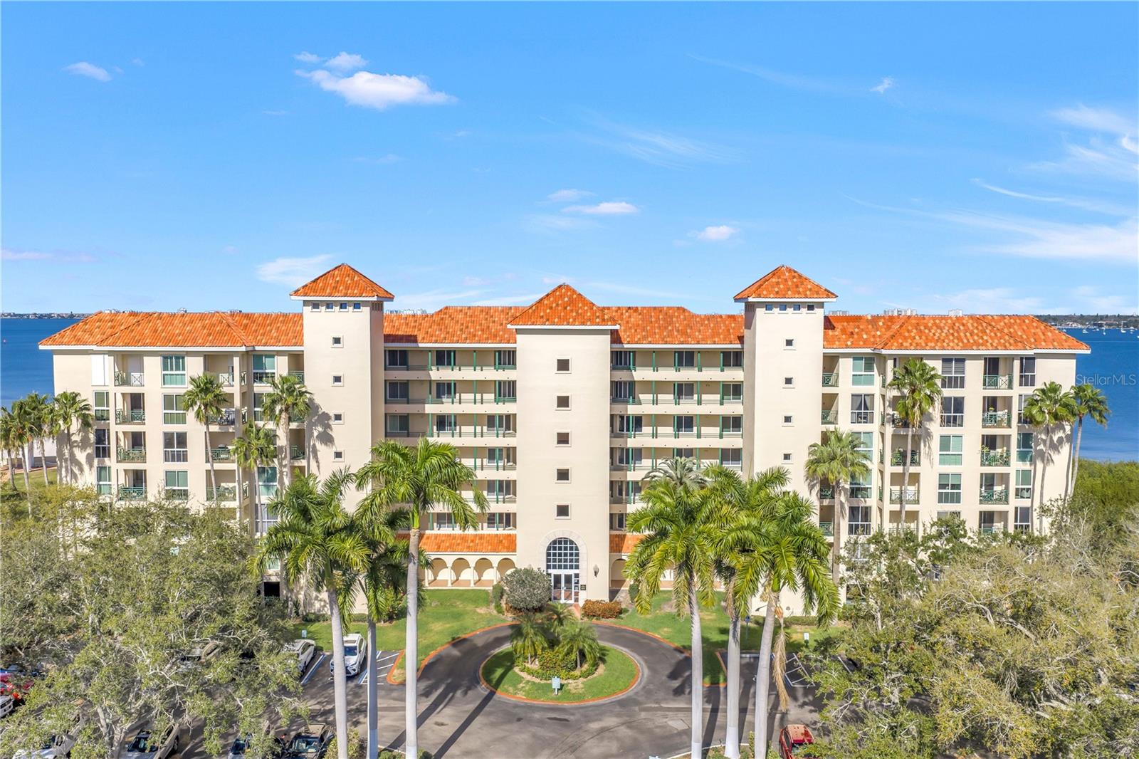 4737 Dolphin Cay Ln S #401