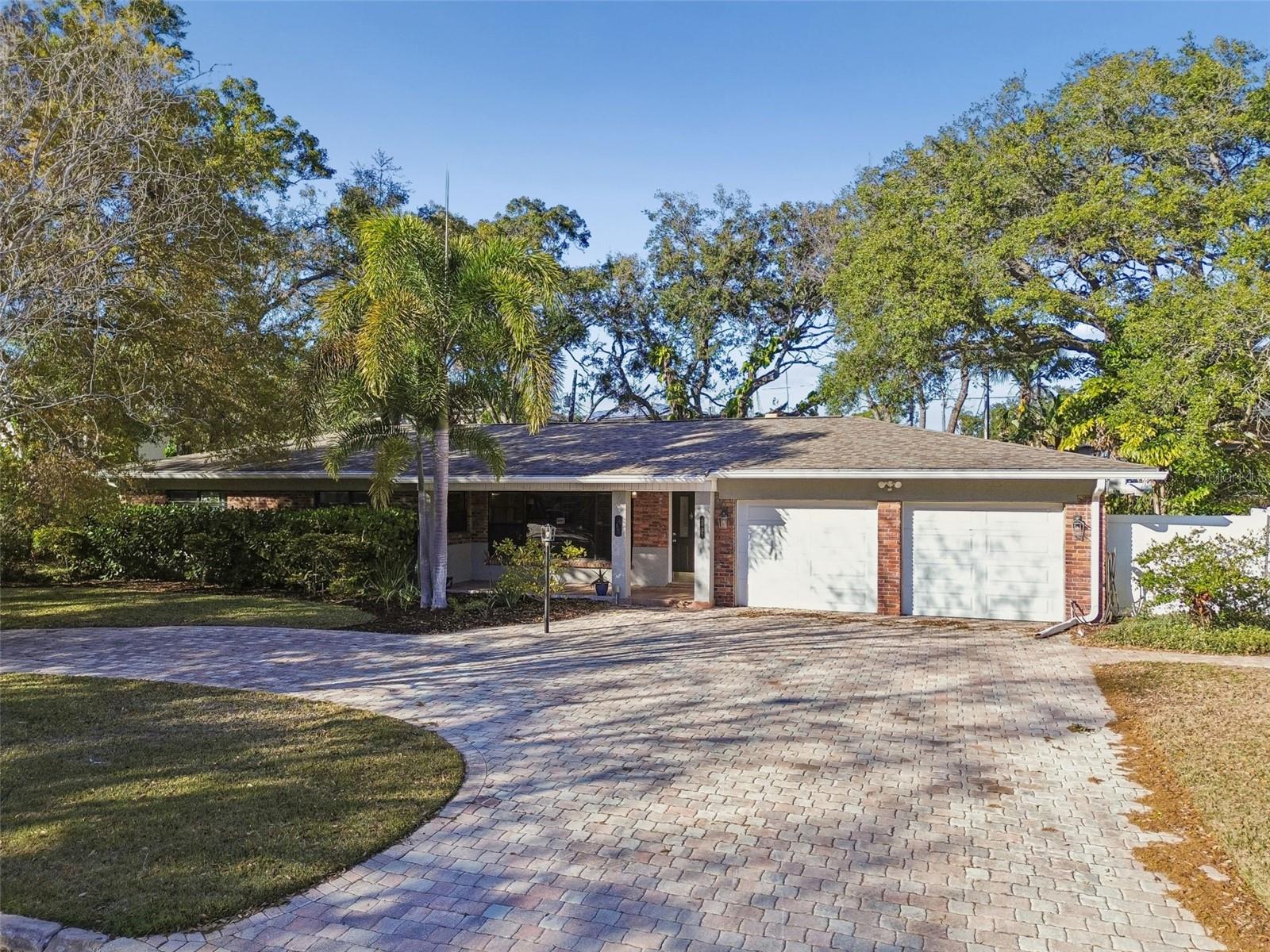 4633 W Longfellow Ave