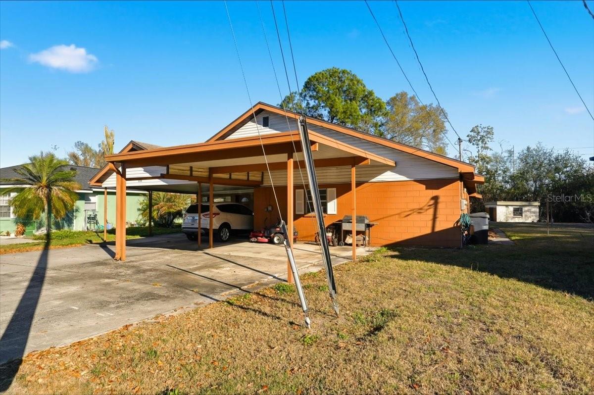 111 Sunset Dr E