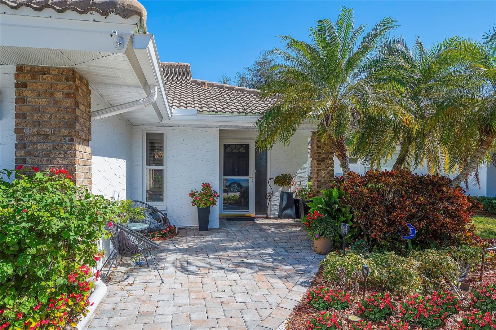 5803 Garden Lakes Dr