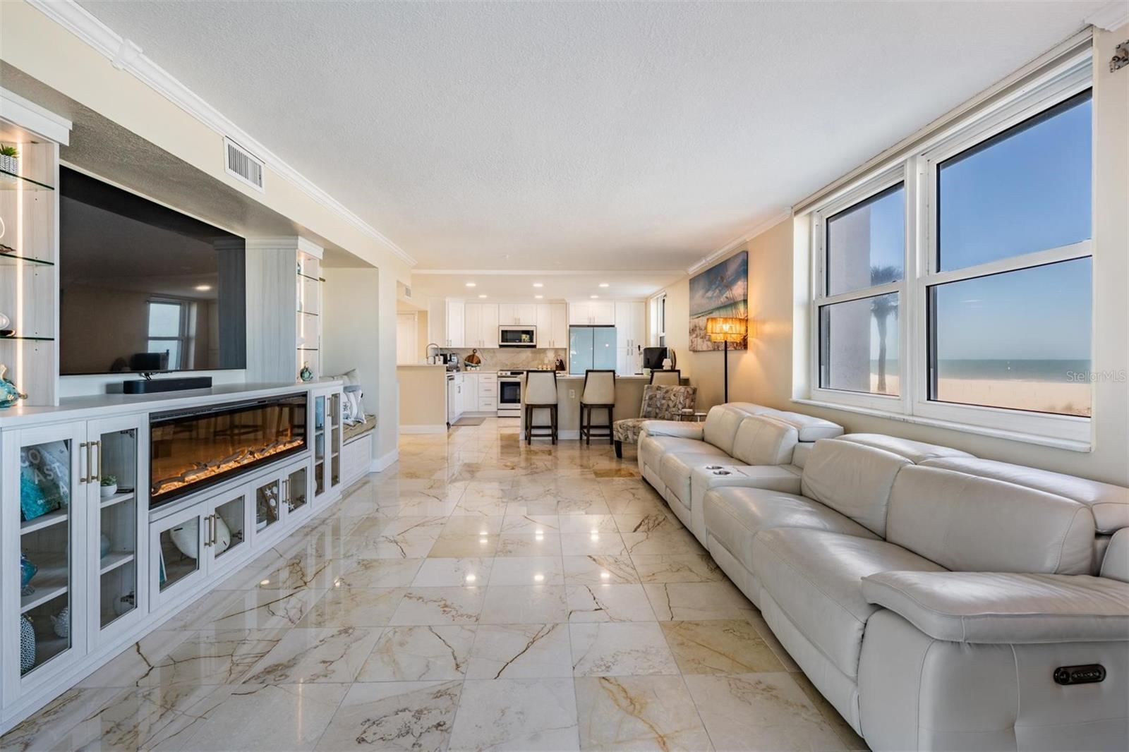 1400 Gulf Blvd #109