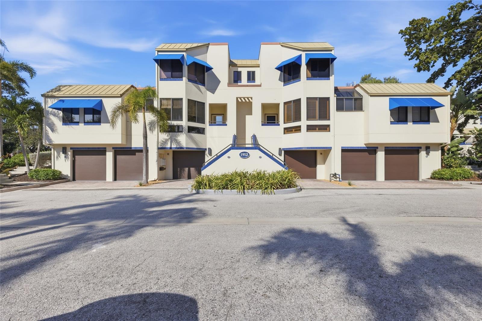 1912 Harbourside Dr #604