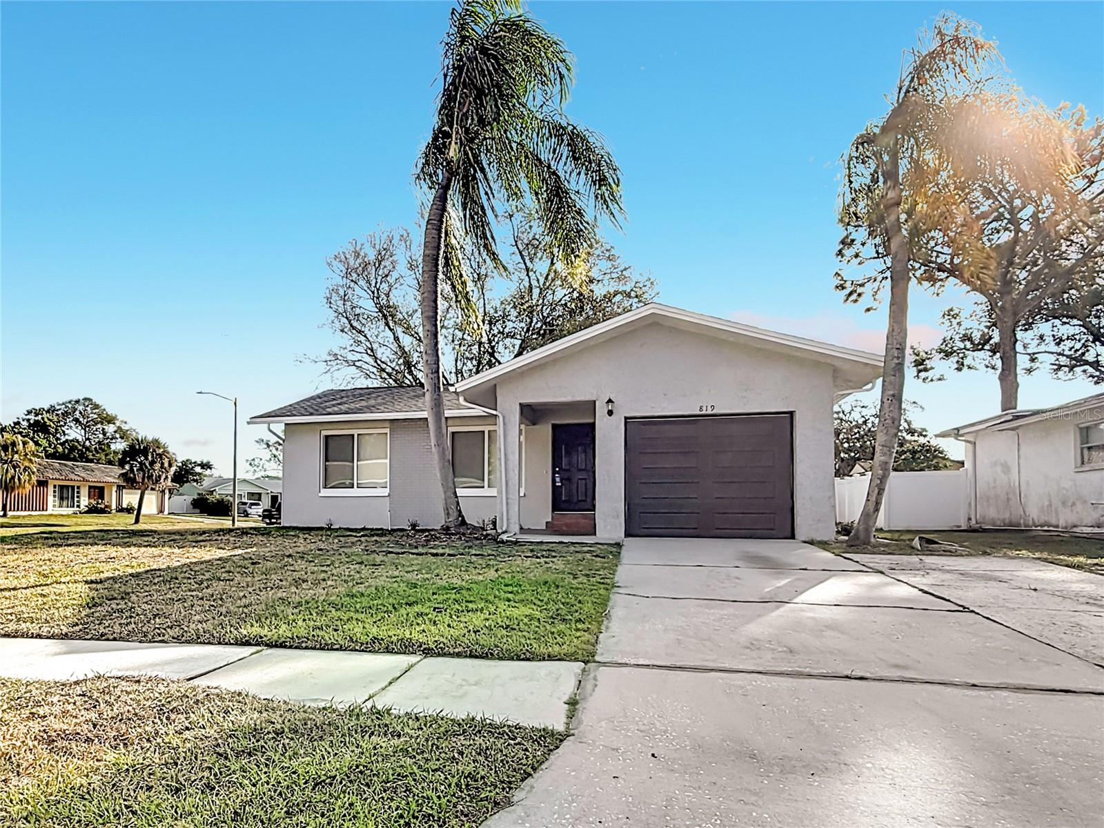 819 Helmsman Way