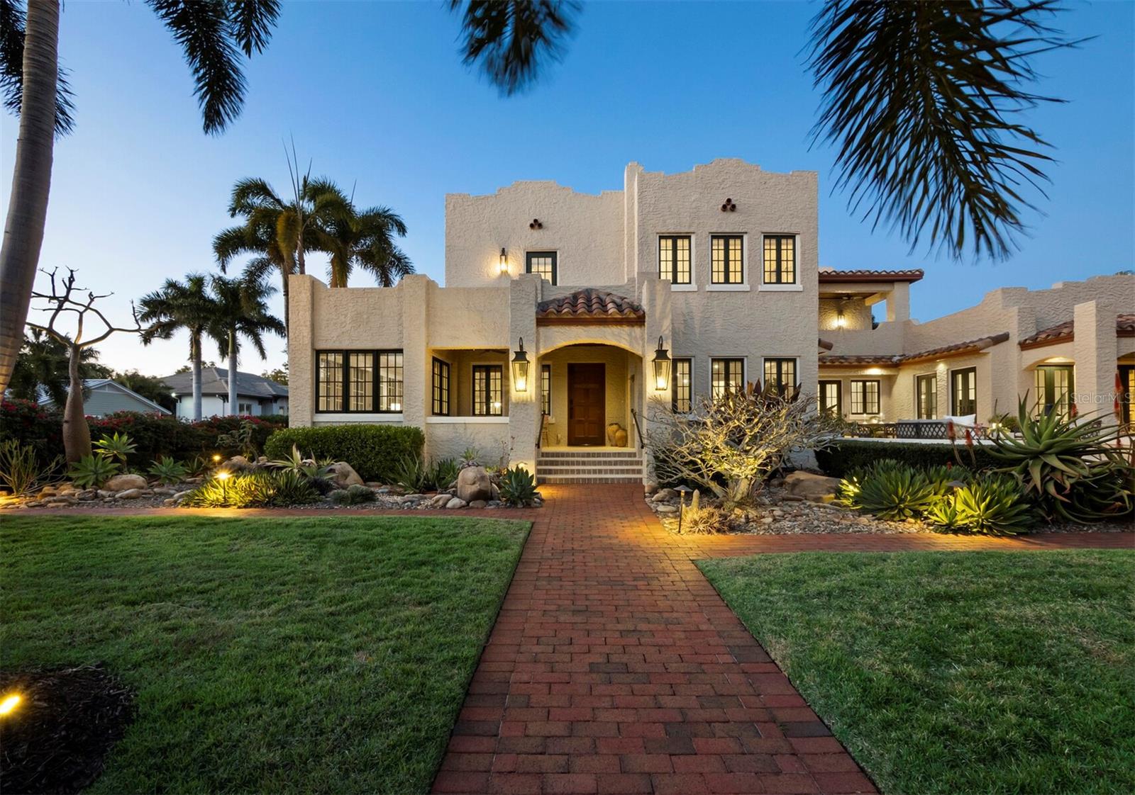 1905 Alta Vista St