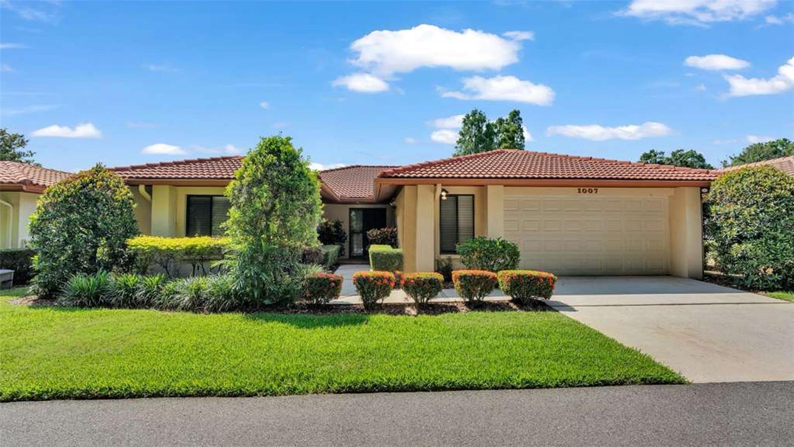 1007 Rolling Woods Ln