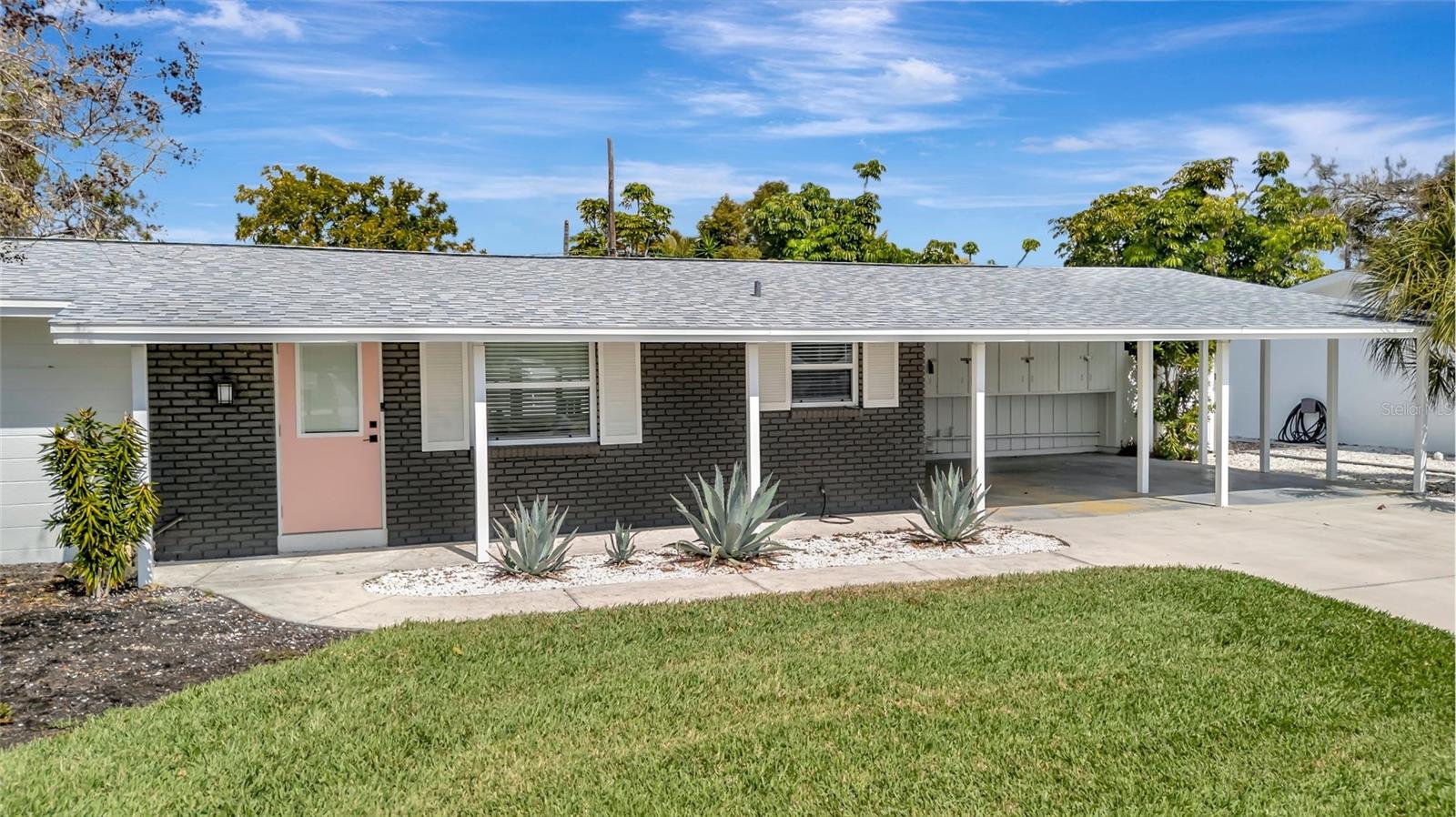 6426 Colonial Dr