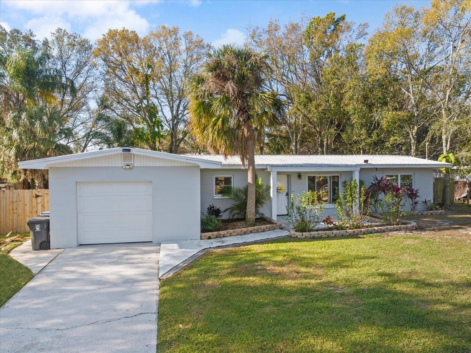 432 Country Club Dr