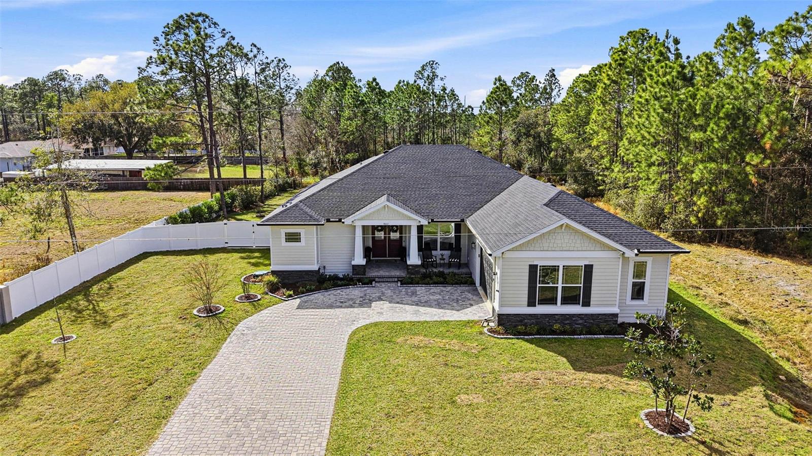 8001 Woodleaf Blvd