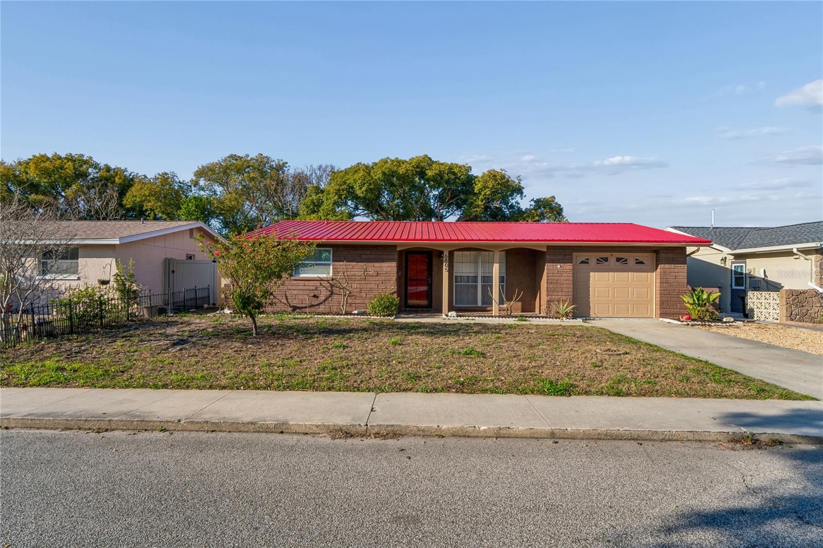 6805 Altavista St