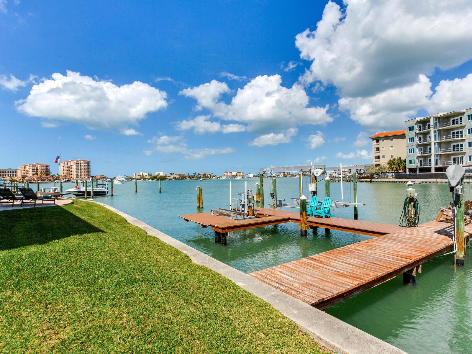 210 Dolphin Pt #B