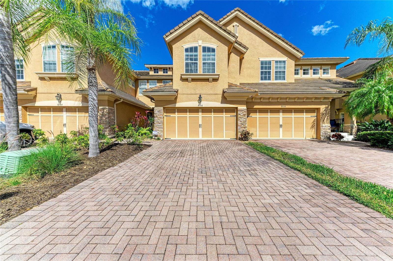 8160 Villa Grande CT