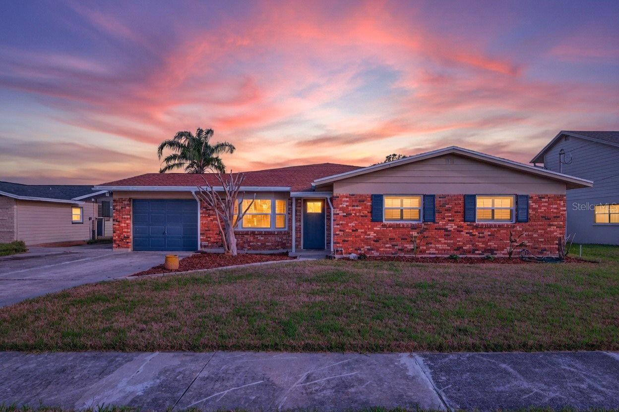 8711 Bay Crest Ln