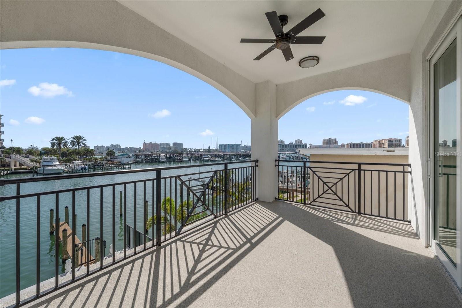 211 Dolphin Pt #203