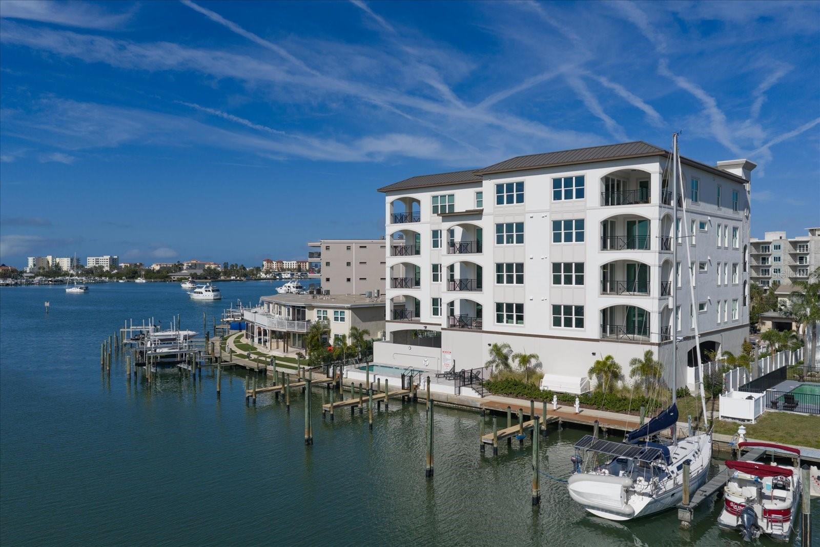 211 Dolphin Pt #401